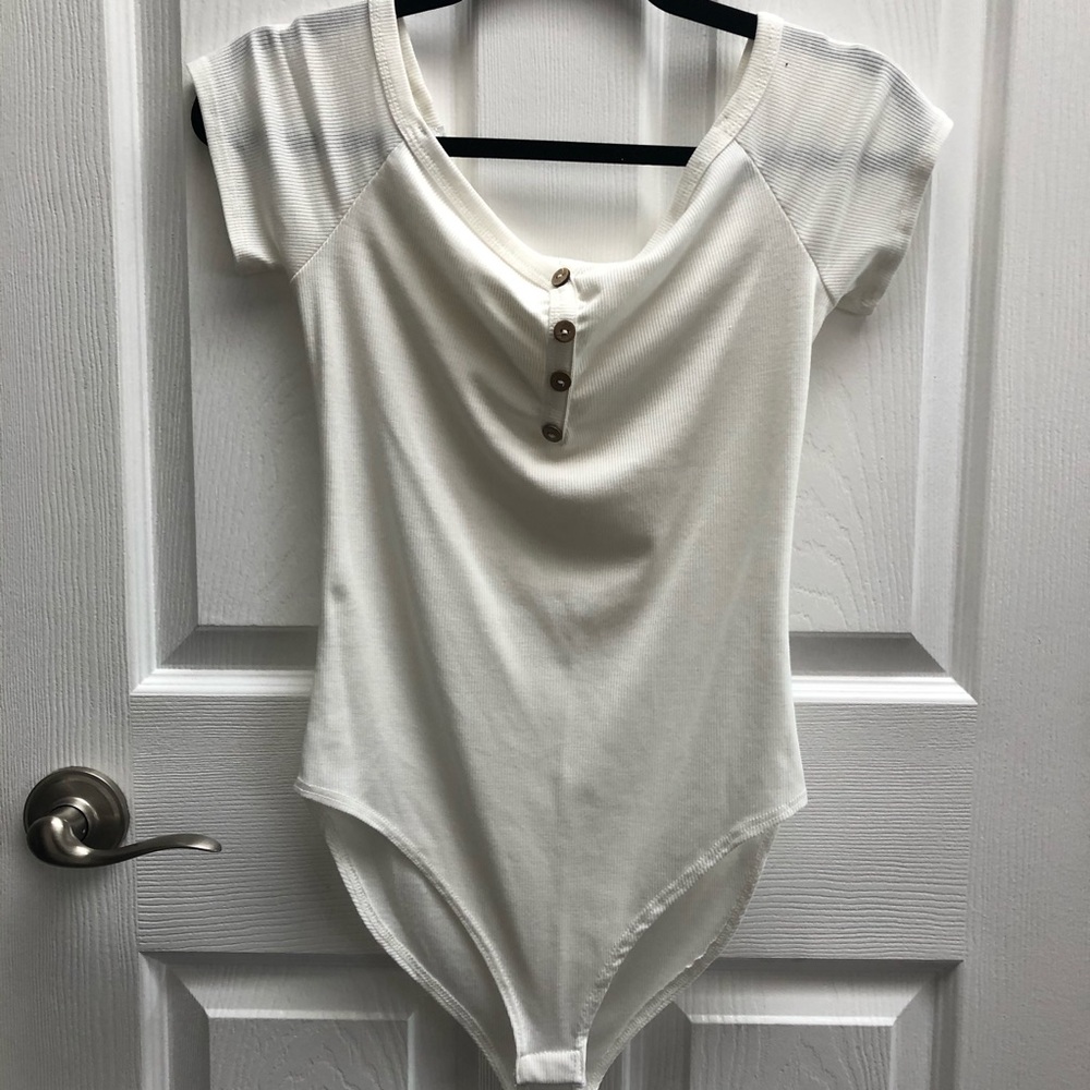 Gaze off-the-shoulder bodysuit.